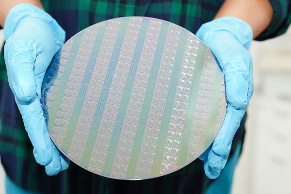 Glass Core Substrate Market to Register 67% CAGR from 2028-2040